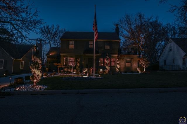 3640 SW York Way, Topeka, KS 66604