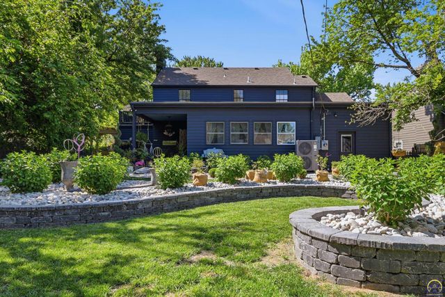 3640 SW York Way, Topeka, KS 66604