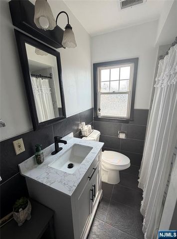 130 Clinton Avenue, Bergenfield, NJ 07621