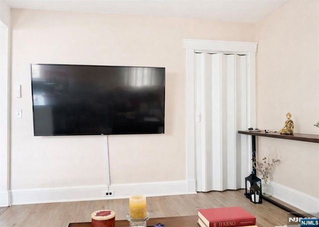 130 Clinton Avenue, Bergenfield, NJ 07621