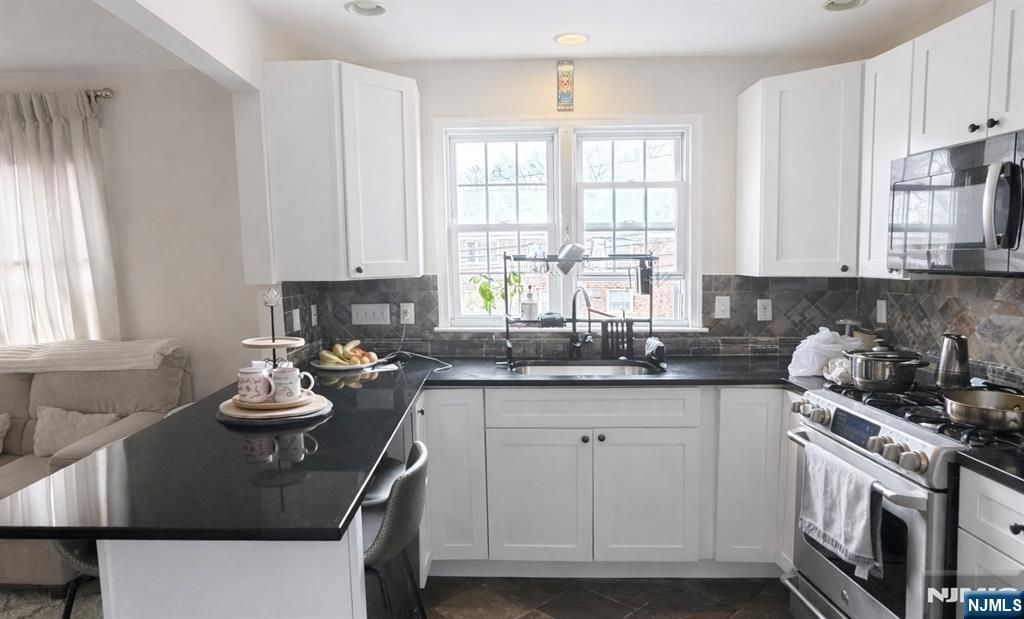 130 Clinton Avenue, Bergenfield, NJ 07621