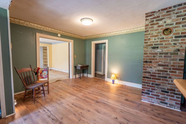 2010 W Gaines St, Lawrenceburg, TN 38464