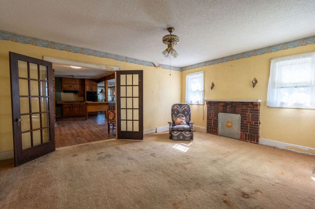 2010 W Gaines St, Lawrenceburg, TN 38464