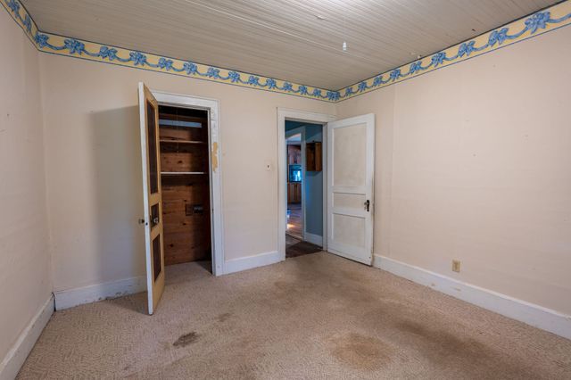 2010 W Gaines St, Lawrenceburg, TN 38464