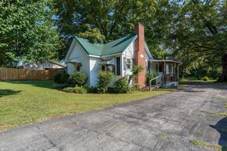 2010 W Gaines St, Lawrenceburg, TN 38464