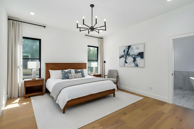 1676 E Cobblestone Drive, Ozark, MO 65721