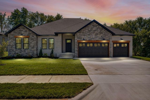 1676 E Cobblestone Drive, Ozark, MO 65721