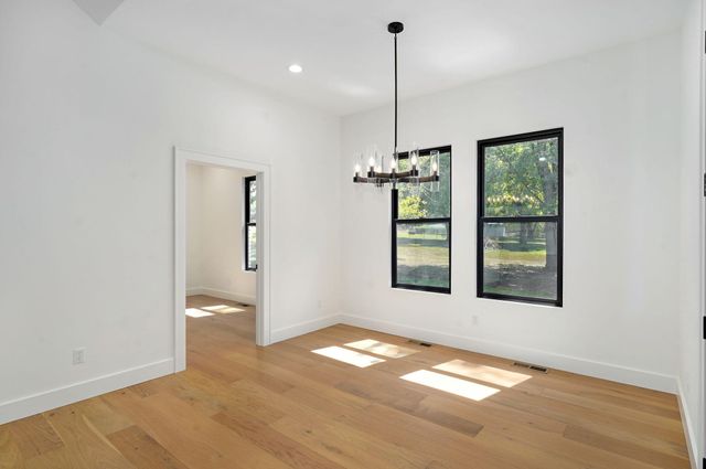 1676 E Cobblestone Drive, Ozark, MO 65721