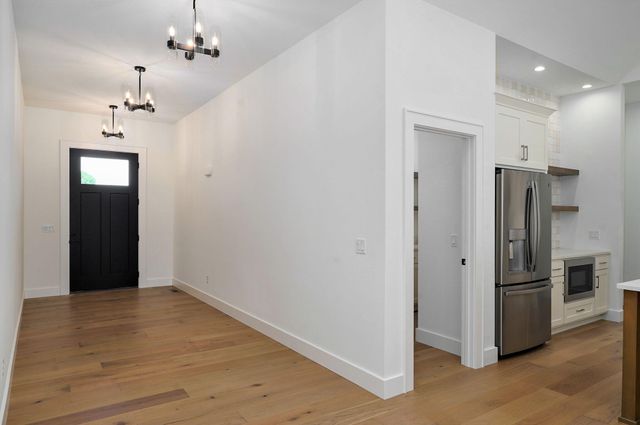 1676 E Cobblestone Drive, Ozark, MO 65721