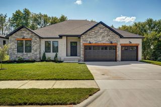 1676 E Cobblestone Drive, Ozark, MO 65721