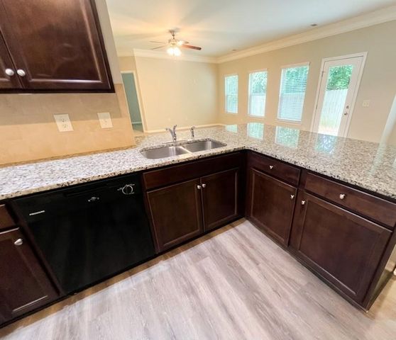 1086 Blind Brook Circle, Hoschton, GA 30548