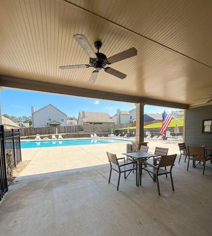 1086 Blind Brook Circle, Hoschton, GA 30548