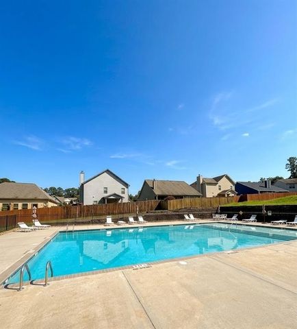 1086 Blind Brook Circle, Hoschton, GA 30548