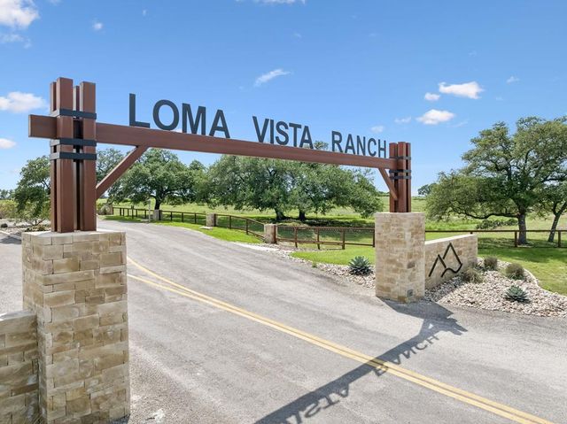 1501 N Cattlemans Crossing Dr, Kerrville, TX 78028