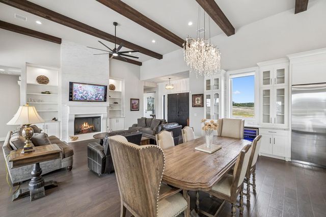 1501 N Cattlemans Crossing Dr, Kerrville, TX 78028