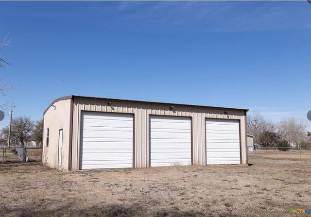 202 E 4th St, Nordheim, TX 78141