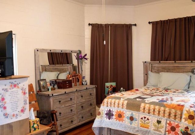 202 E 4th St, Nordheim, TX 78141