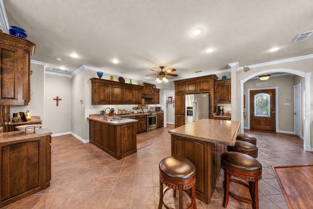258 Vz County Road 3528, Wills Point, TX 75169
