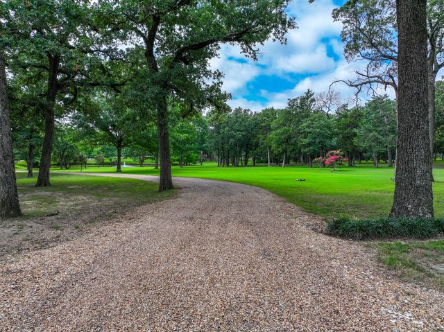 258 Vz County Road 3528, Wills Point, TX 75169