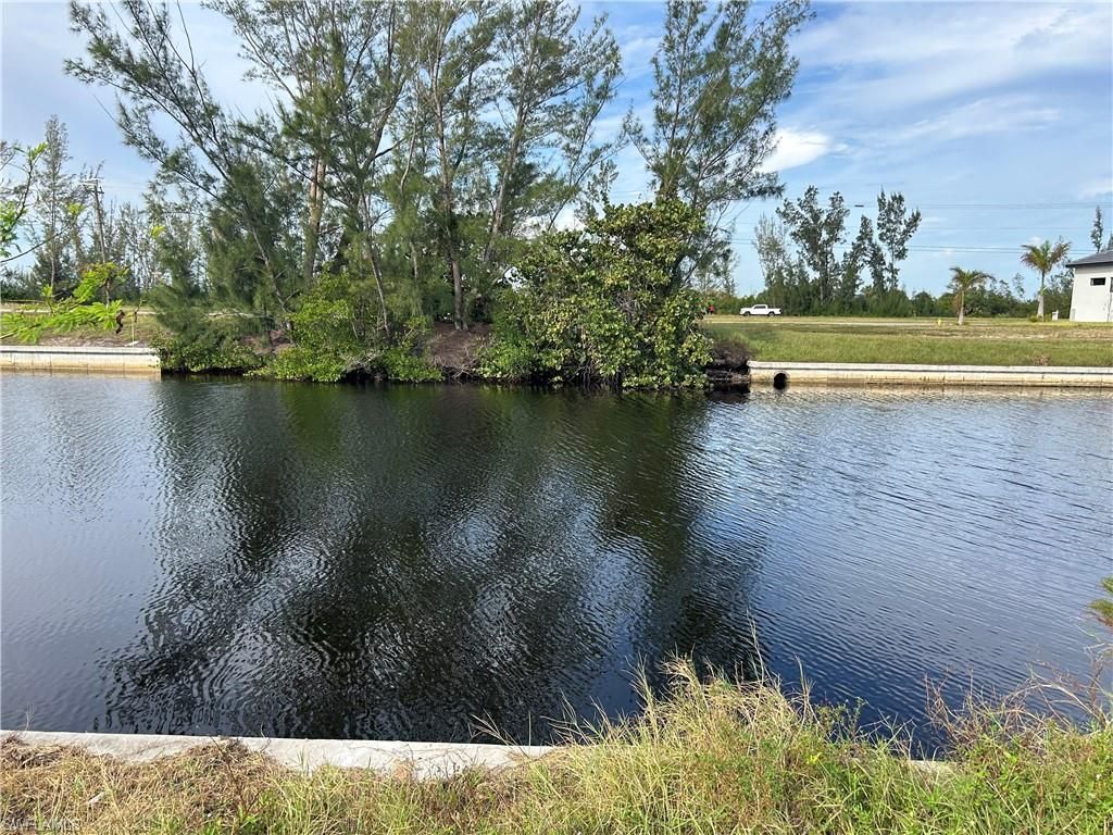 624 NW 39th AVE, CAPE CORAL, FL 33993 — exterior
