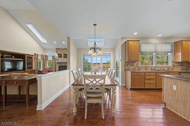 52 Nicole Dr, Denville Twp., NJ 07834
