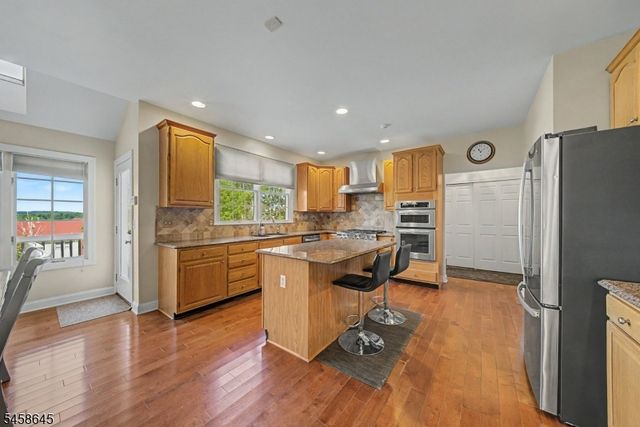 52 Nicole Dr, Denville Twp., NJ 07834
