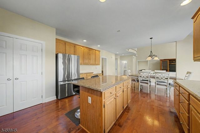 52 Nicole Dr, Denville Twp., NJ 07834