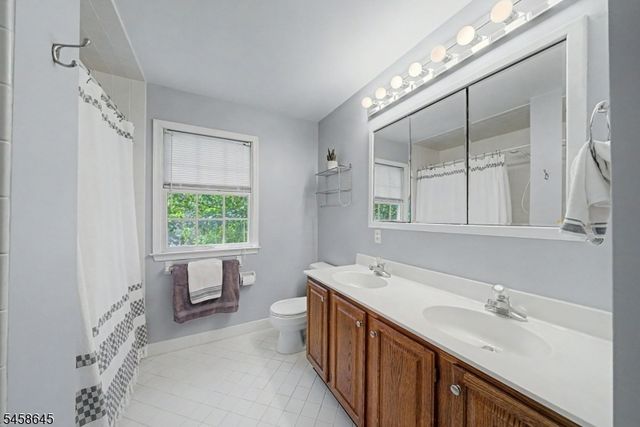 52 Nicole Dr, Denville Twp., NJ 07834