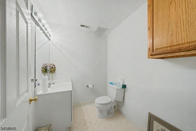 52 Nicole Dr, Denville Twp., NJ 07834