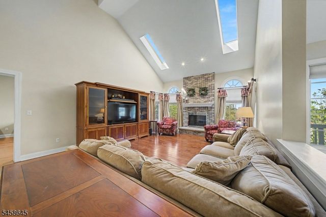 52 Nicole Dr, Denville Twp., NJ 07834