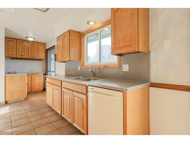 109 Ne 94TH St, Vancouver, WA 98665