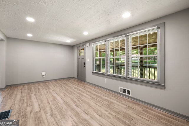 11 Swan Drive, Newnan, GA 30263