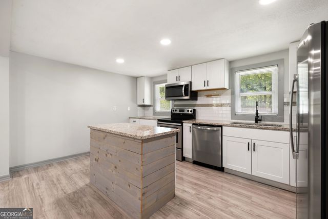 11 Swan Drive, Newnan, GA 30263