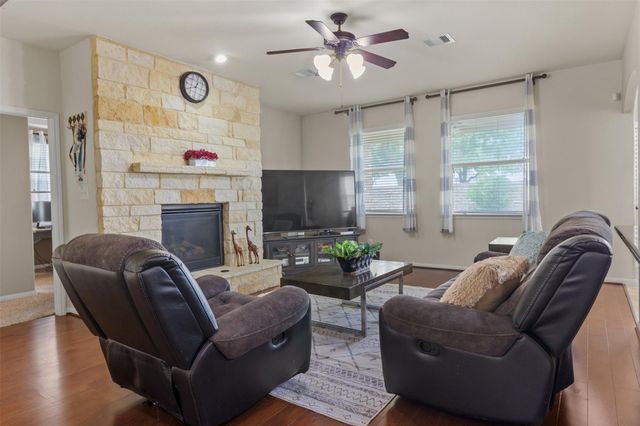 6102 Wickshire Drive, Rosenberg, TX 77471