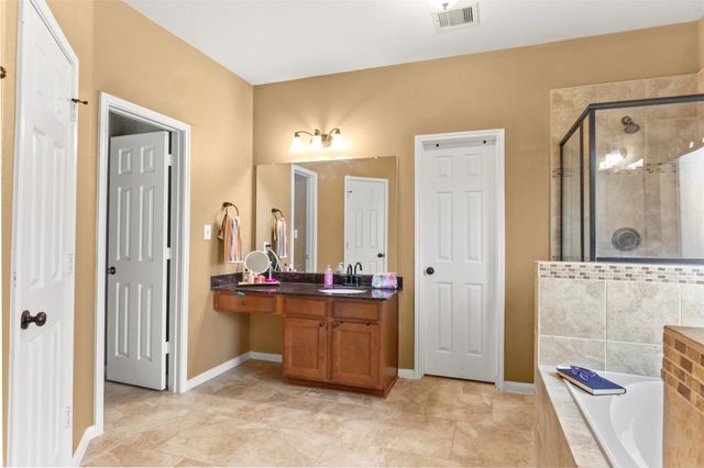 6102 Wickshire Drive, Rosenberg, TX 77471