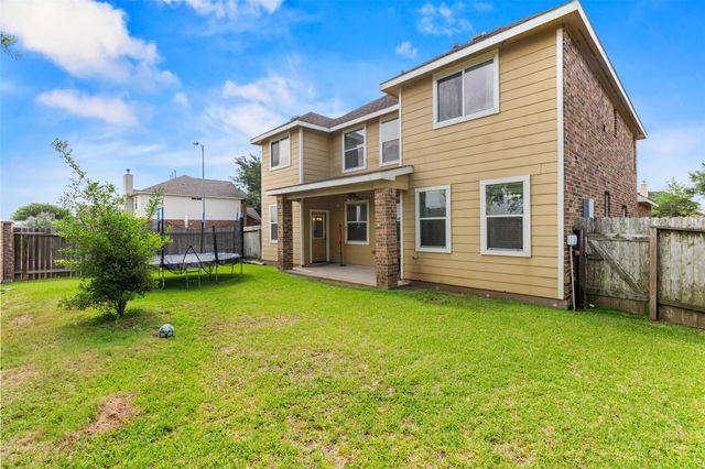 6102 Wickshire Drive, Rosenberg, TX 77471