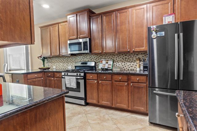6102 Wickshire Drive, Rosenberg, TX 77471
