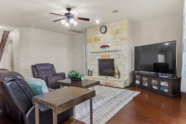 6102 Wickshire Drive, Rosenberg, TX 77471