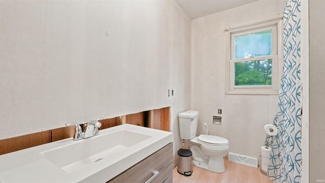 2167 W State Road 14, Rochester, IN 46975