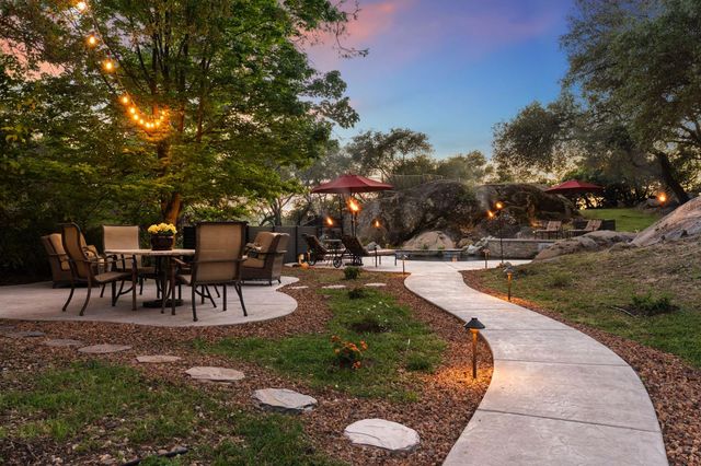 9734 Rim Rock Cir, Loomis, CA 95650