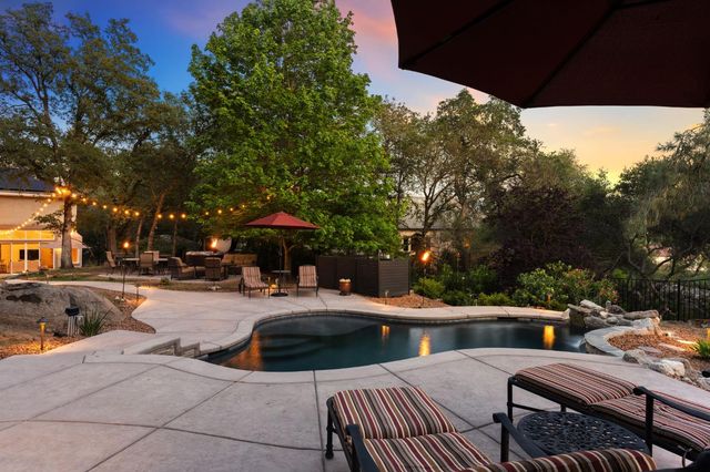 9734 Rim Rock Cir, Loomis, CA 95650