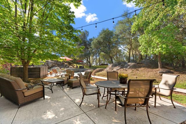 9734 Rim Rock Cir, Loomis, CA 95650