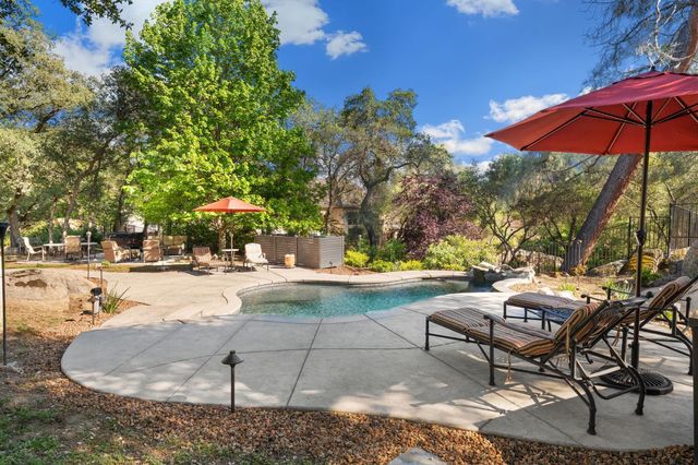 9734 Rim Rock Cir, Loomis, CA 95650
