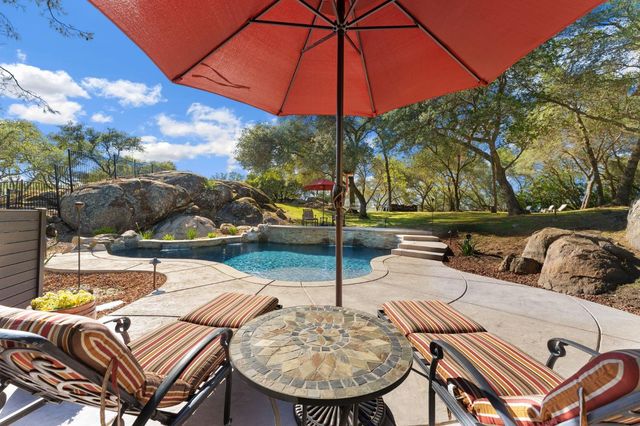 9734 Rim Rock Cir, Loomis, CA 95650