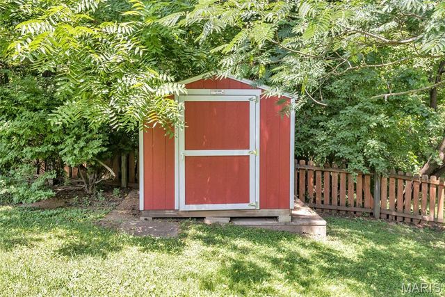 32 Highland Drive, St Charles, MO 63303