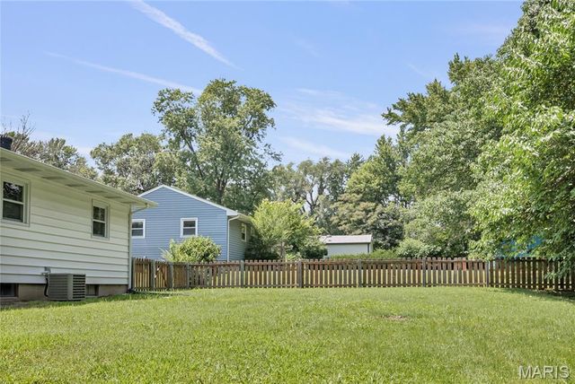 32 Highland Drive, St Charles, MO 63303