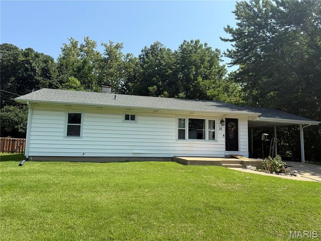 32 Highland Drive, St Charles, MO 63303
