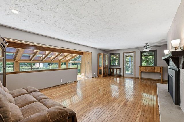 611 W Mequon ROAD, Mequon, WI 53092