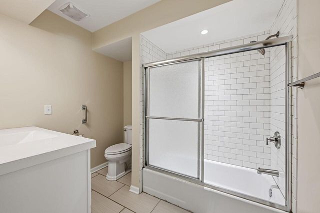 611 W Mequon ROAD, Mequon, WI 53092