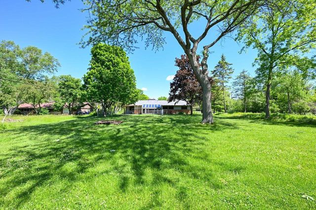 611 W Mequon ROAD, Mequon, WI 53092